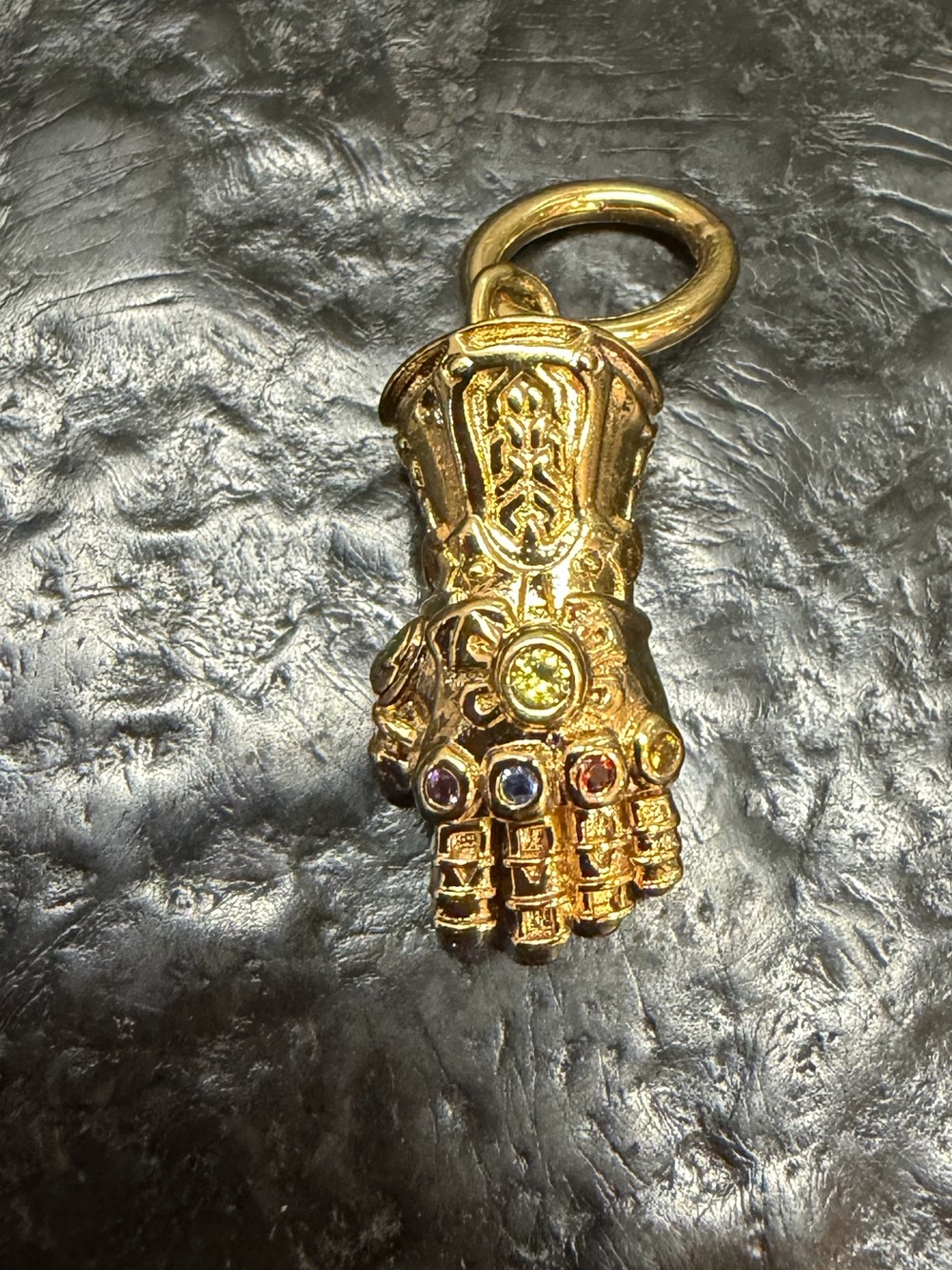 Pandora Marvel Avengers Infinity Gauntlet Dangle Charm - Picture 7 of 7